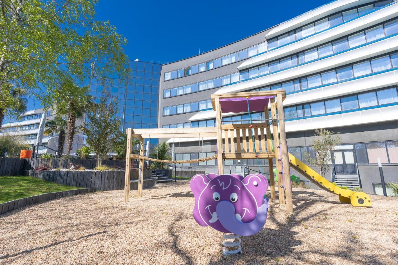 Novotel Poitiers Site Du Futuroscope Шасней дю Пуату Екстериор снимка