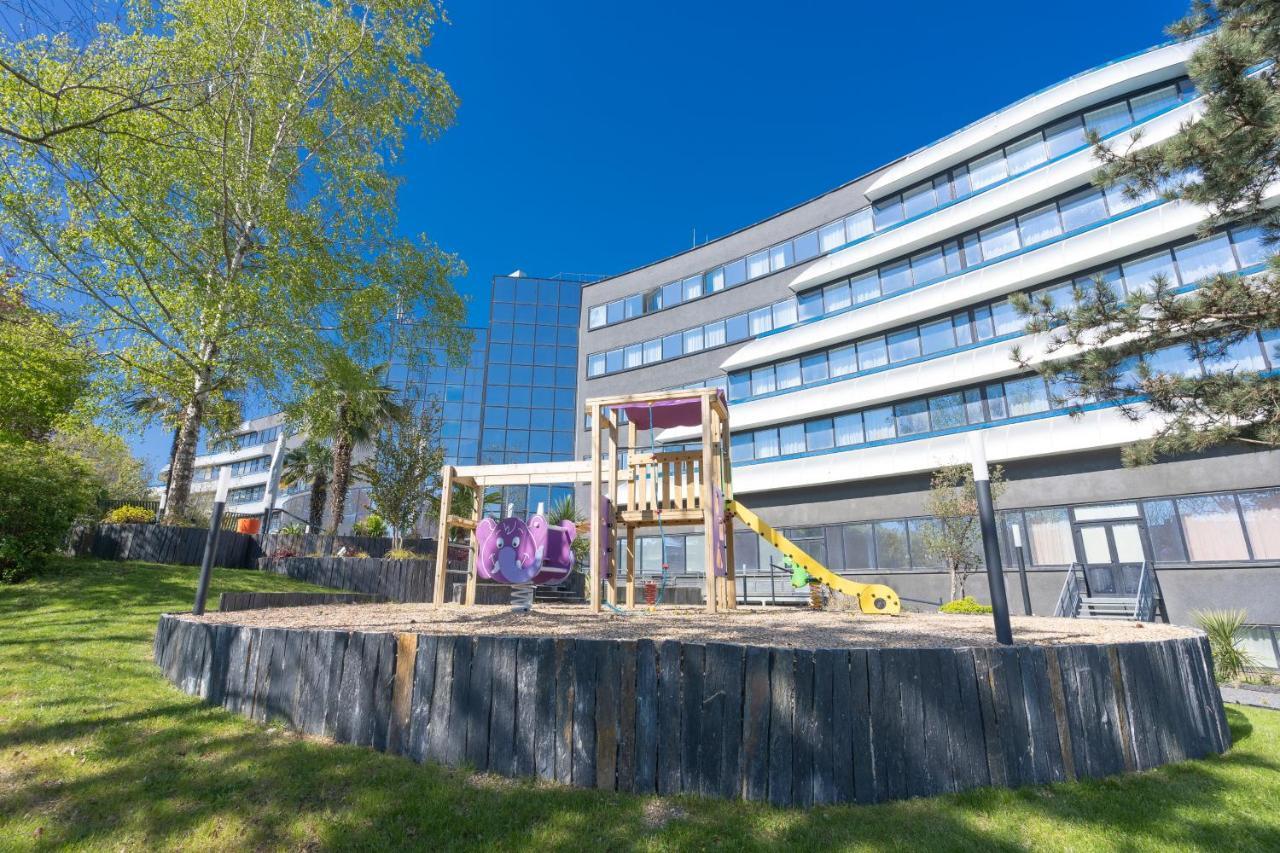 Novotel Poitiers Site Du Futuroscope Шасней дю Пуату Екстериор снимка