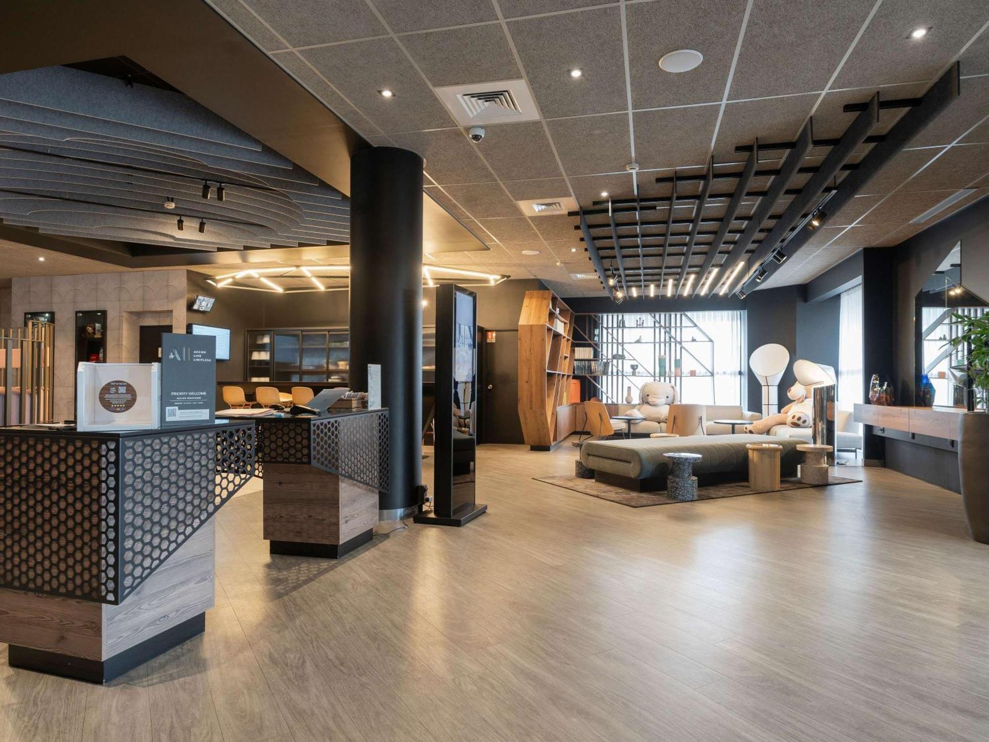 Novotel Poitiers Site Du Futuroscope Шасней дю Пуату Екстериор снимка